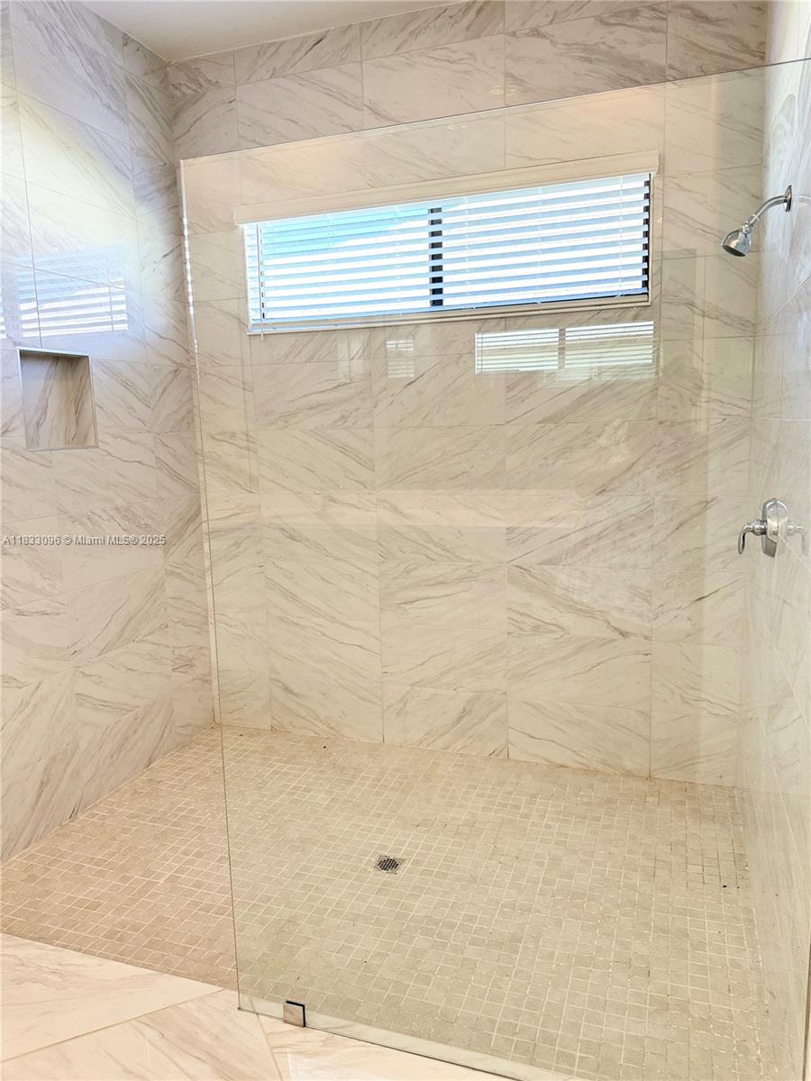 MAPLE RIDGE - Residential