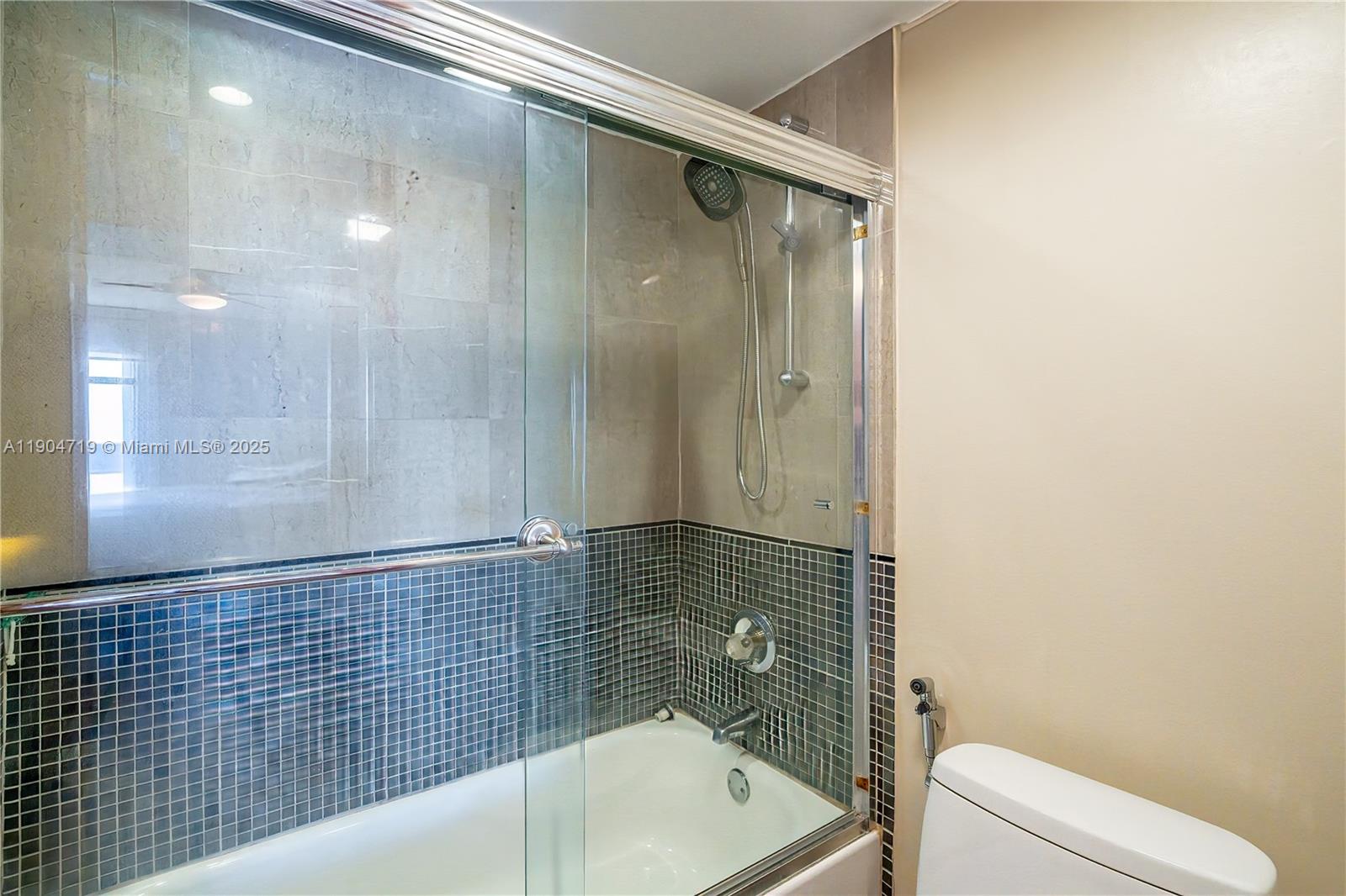 AVENTURA ELDORADO CONDO - Residential Lease