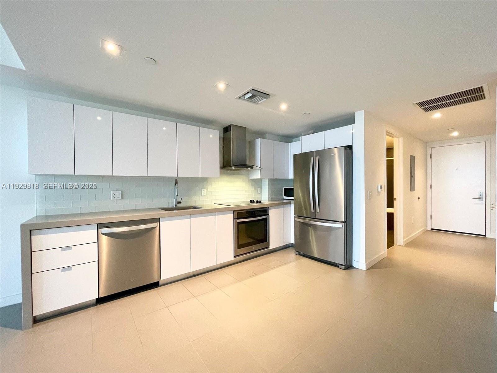 CANVAS CONDO - Residential