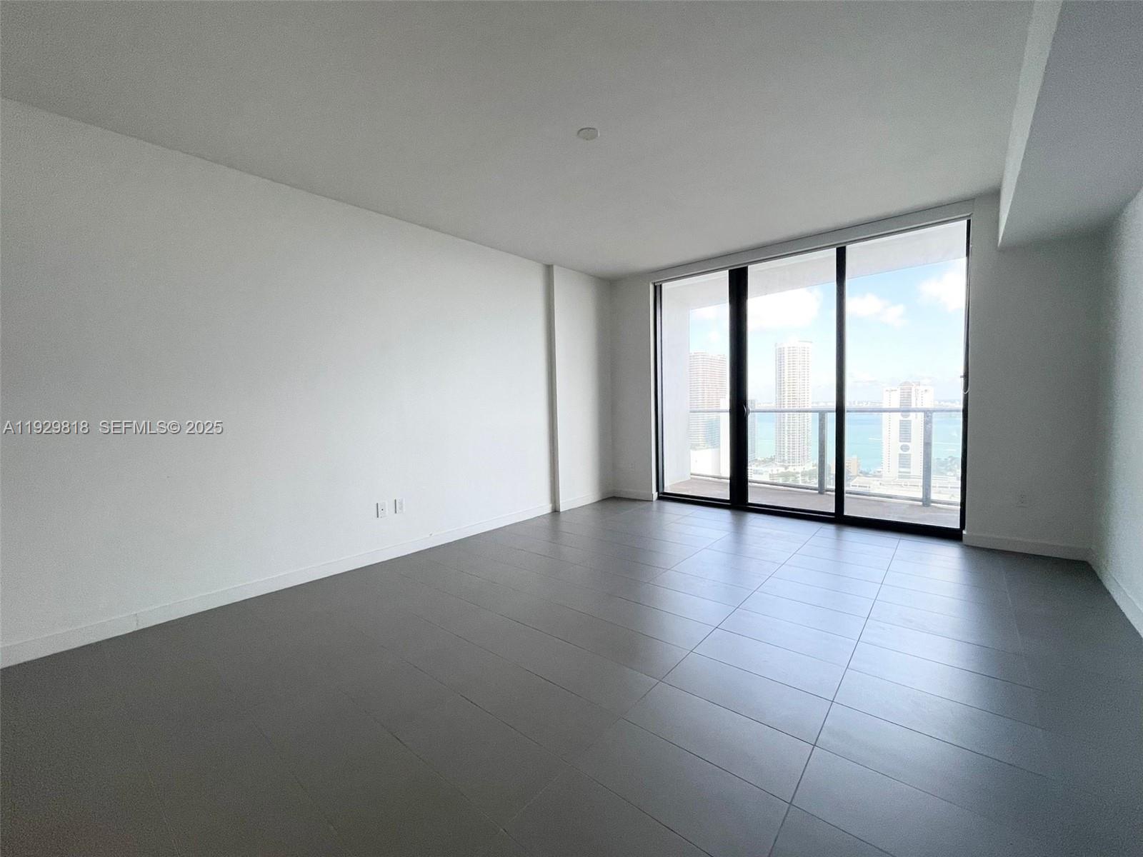 CANVAS CONDO - Residential