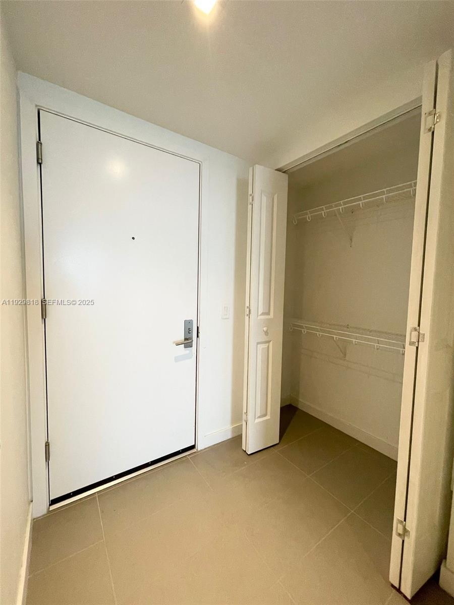 CANVAS CONDO - Residential