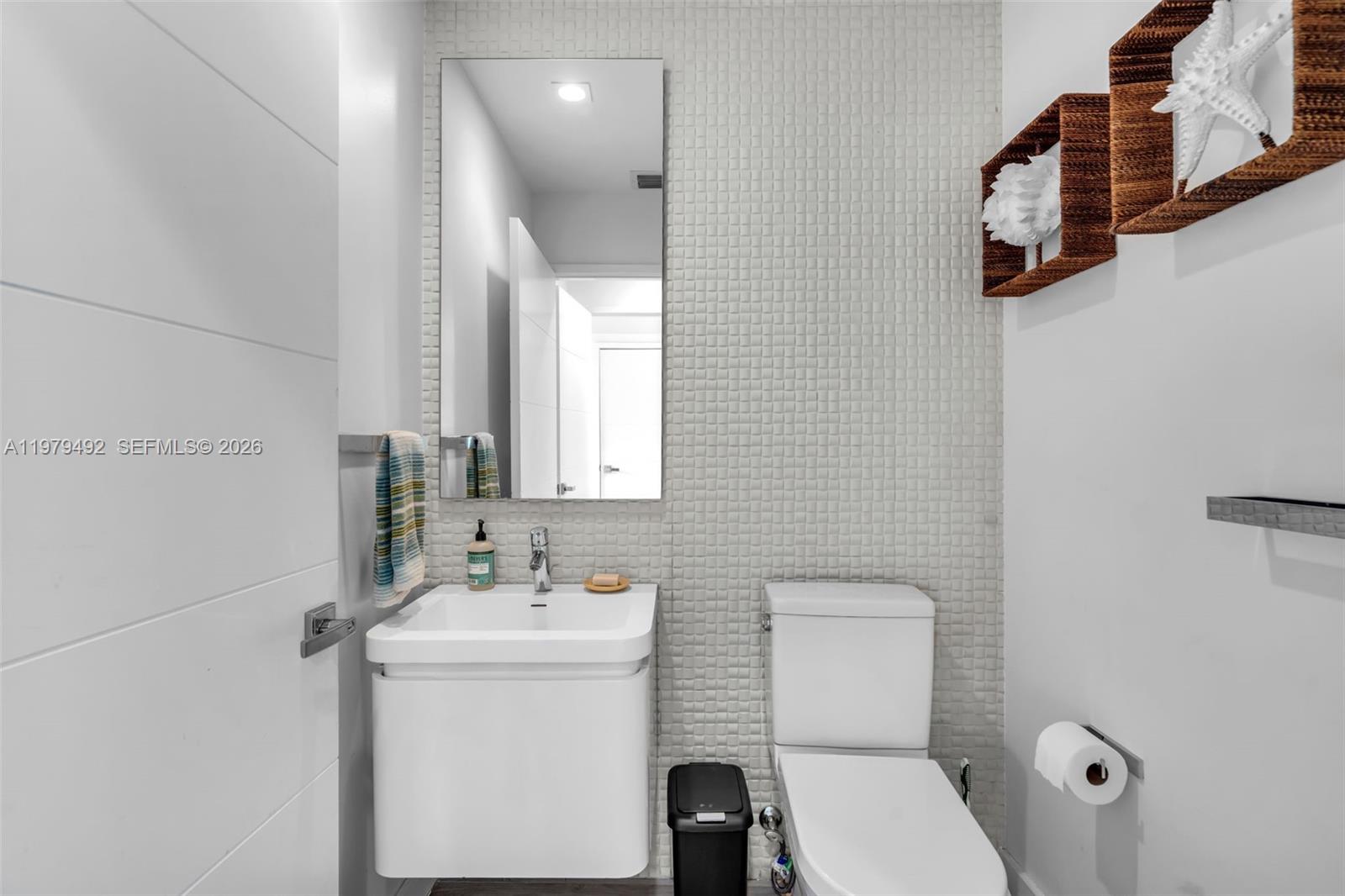 LA GORCE GOLF SUB - Residential