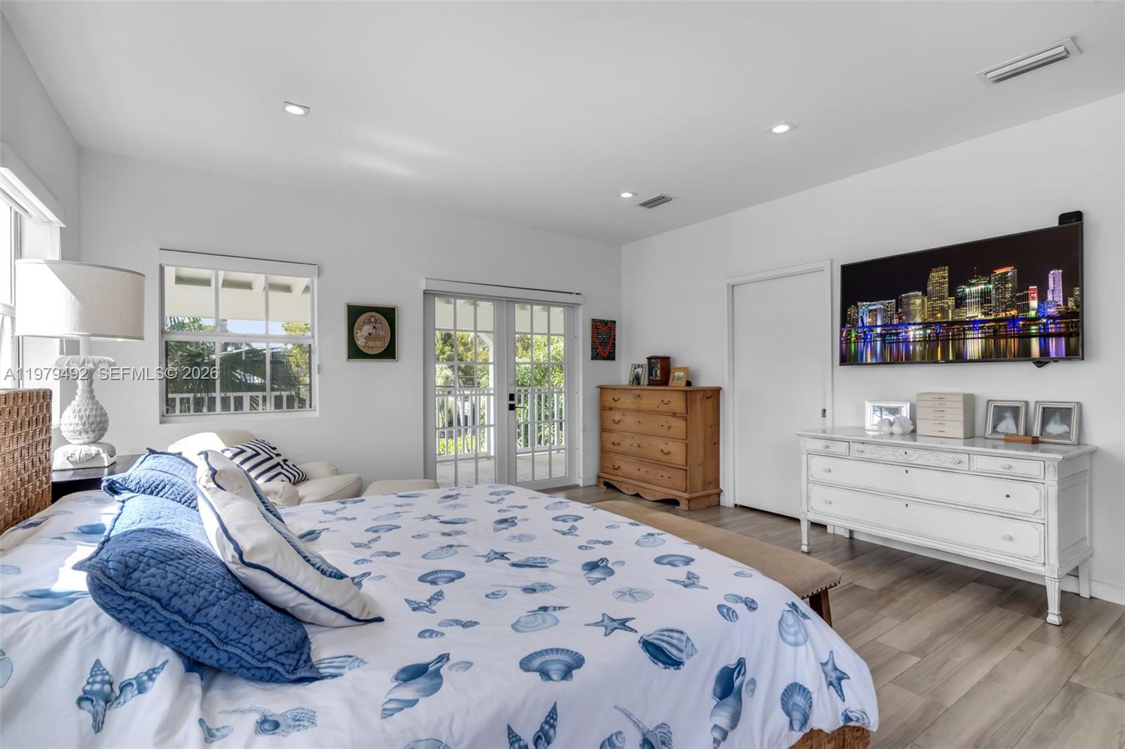 LA GORCE GOLF SUB - Residential