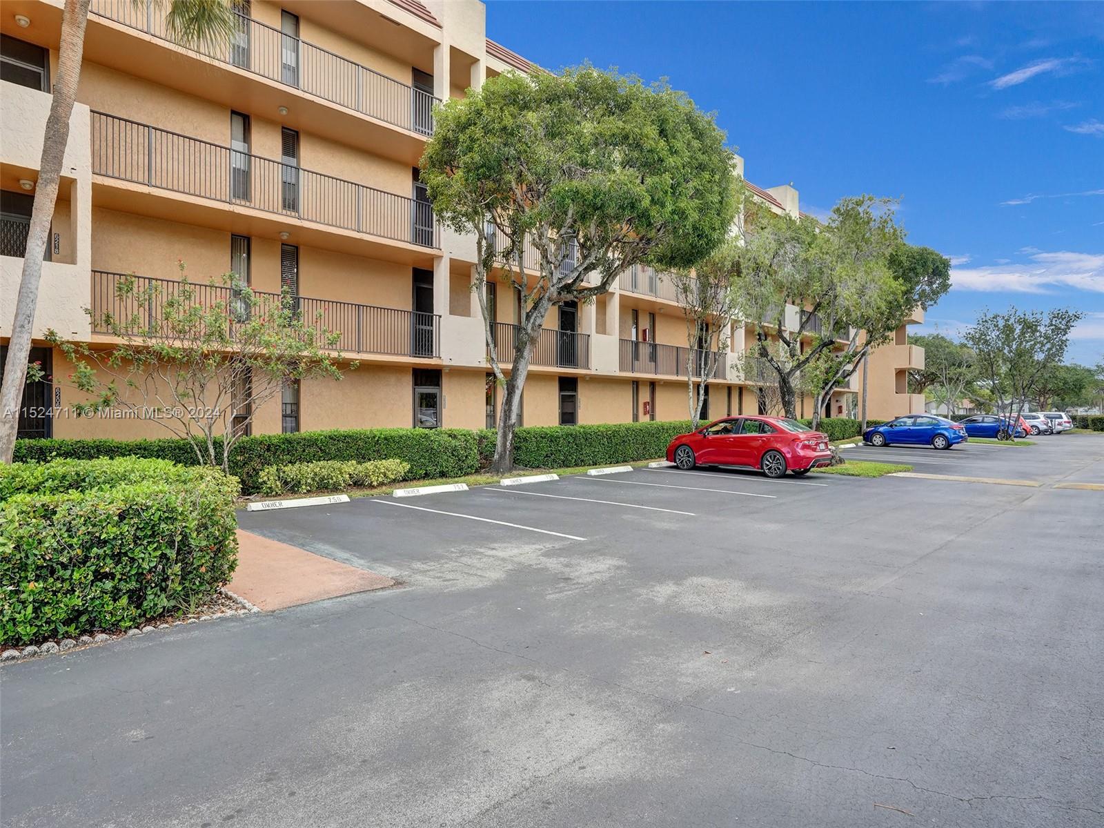 6228 Coral Lake Dr 304, Margate, Broward County, Florida - 2 Bedrooms  
2 Bathrooms - 