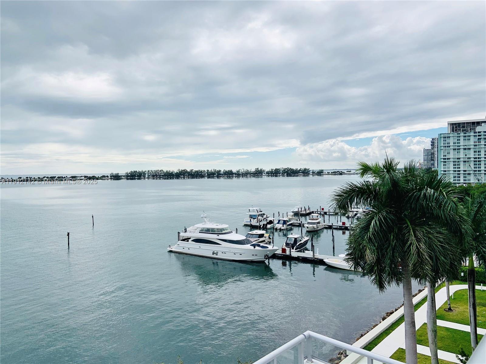 THE PALACE CONDO - Residential