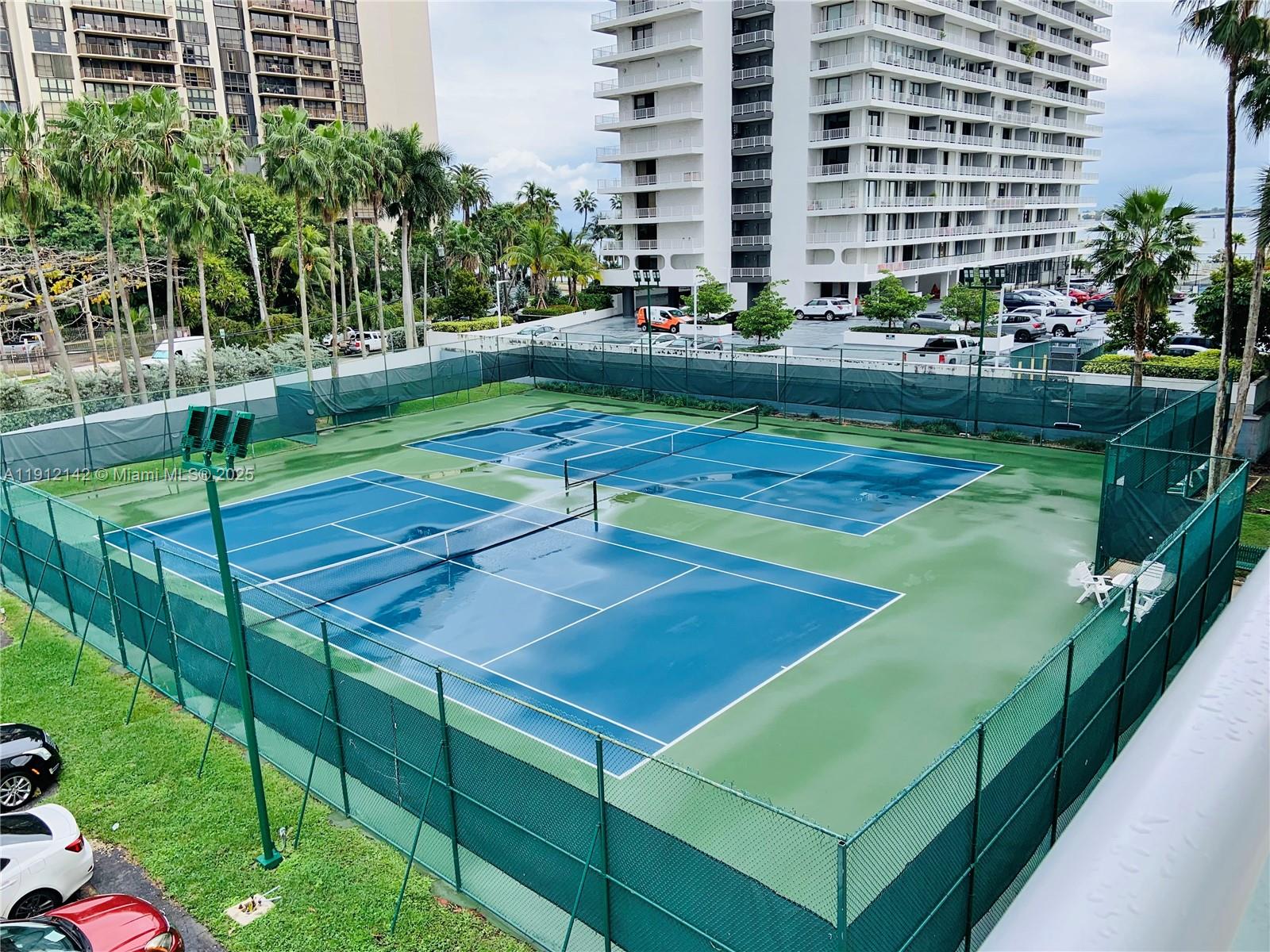 THE PALACE CONDO - Residential