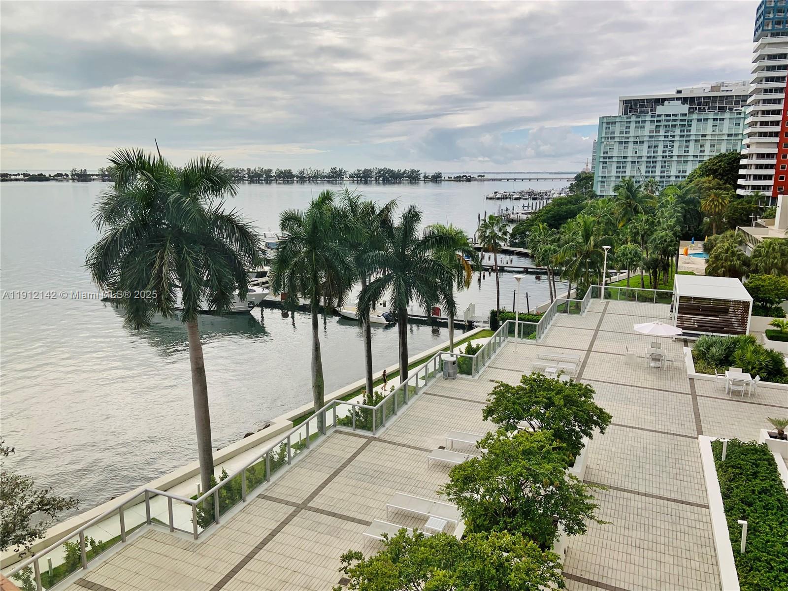 THE PALACE CONDO - Residential