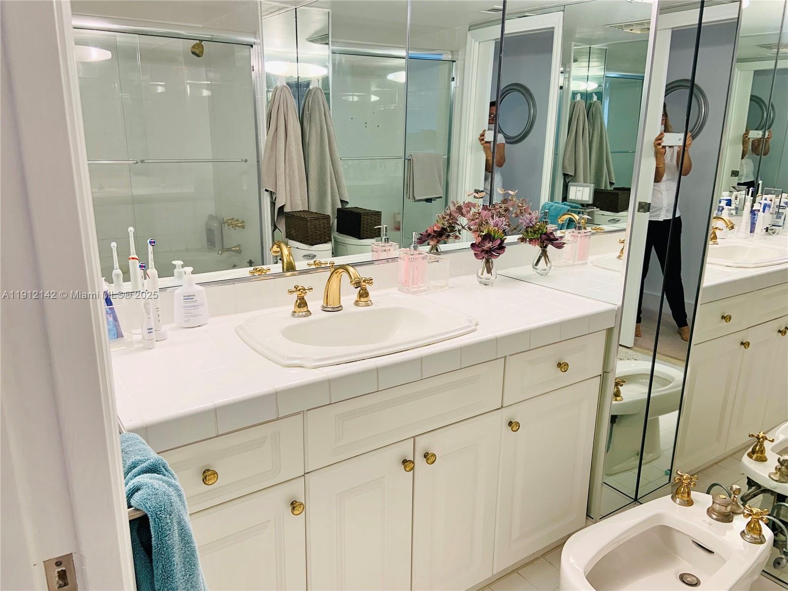 THE PALACE CONDO - Residential