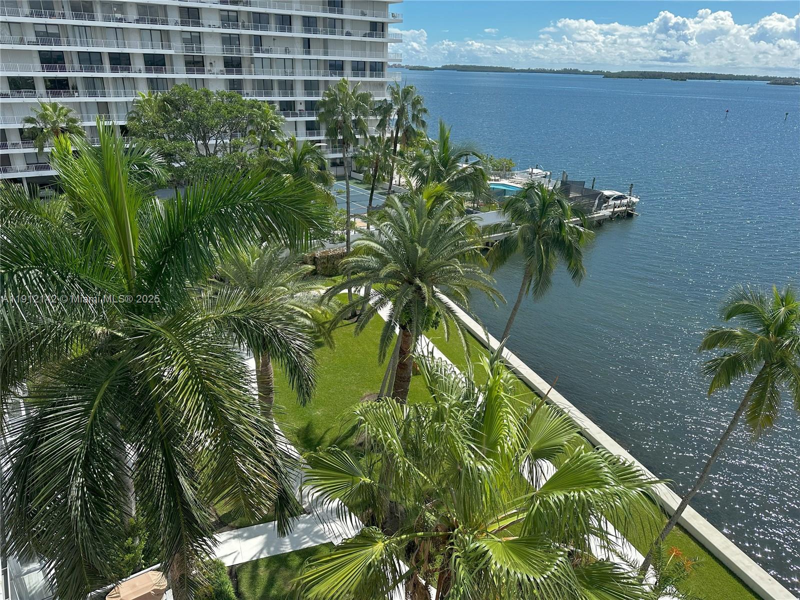 THE PALACE CONDO - Residential