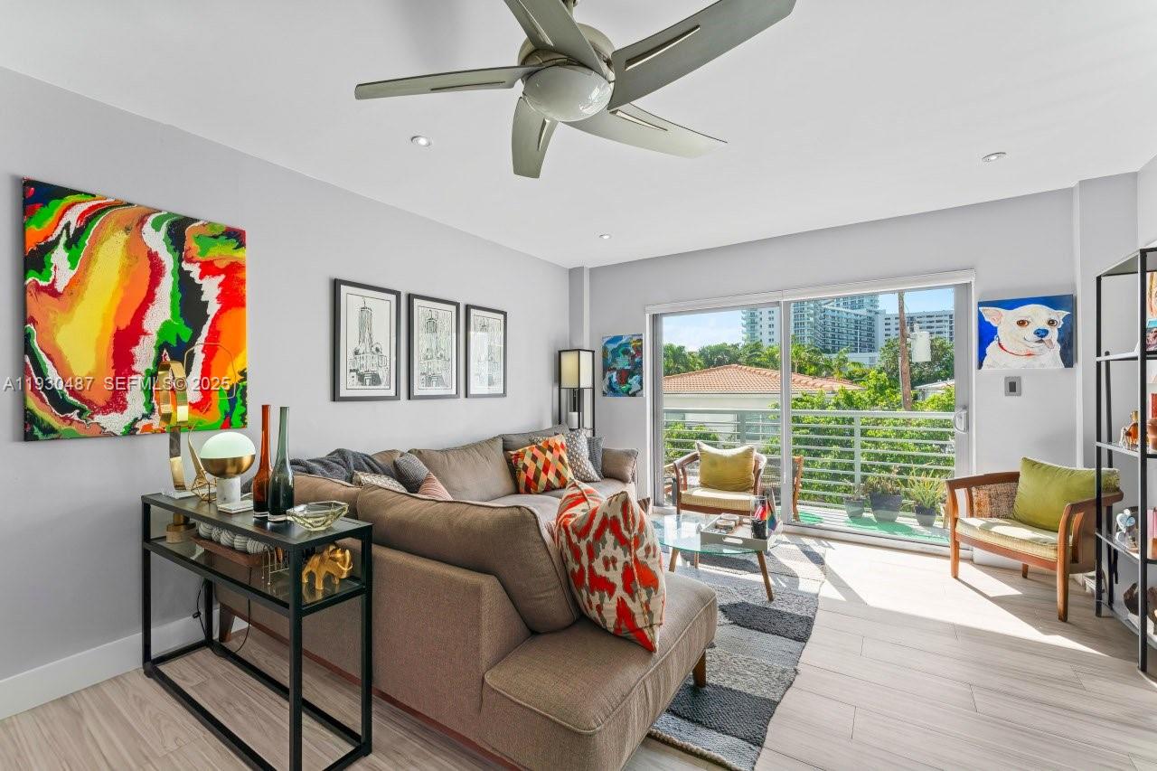 LINCOLN BAY TOWERS CONDO - Residential