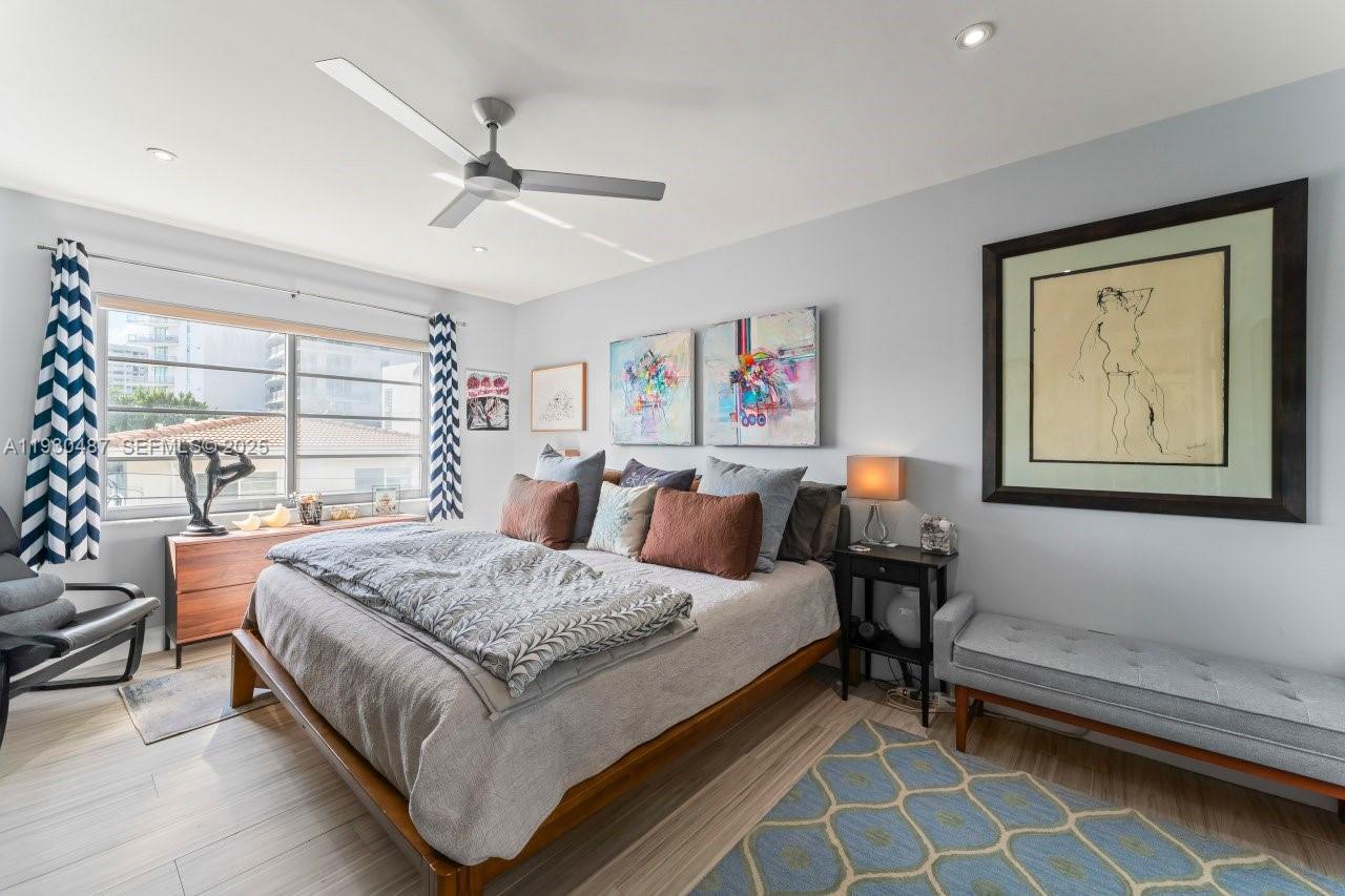 LINCOLN BAY TOWERS CONDO - Residential