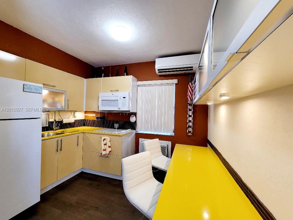 BEACH TERRACE RESORT COND - Residential