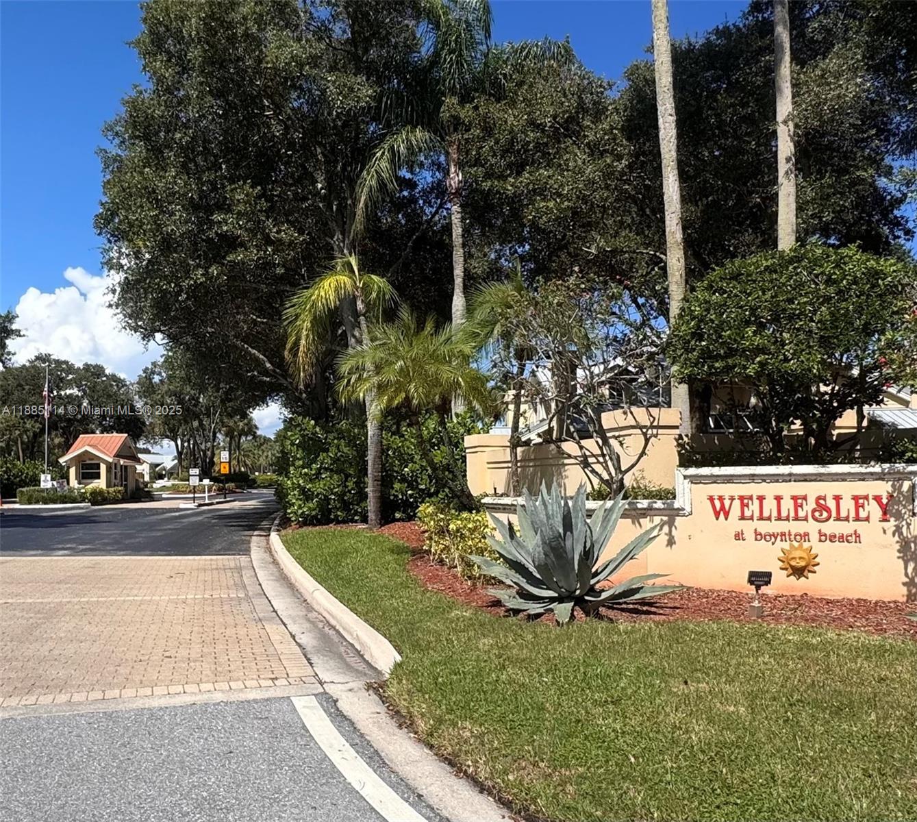 WELLESLEY AT BOYNTON BEAC - Residential