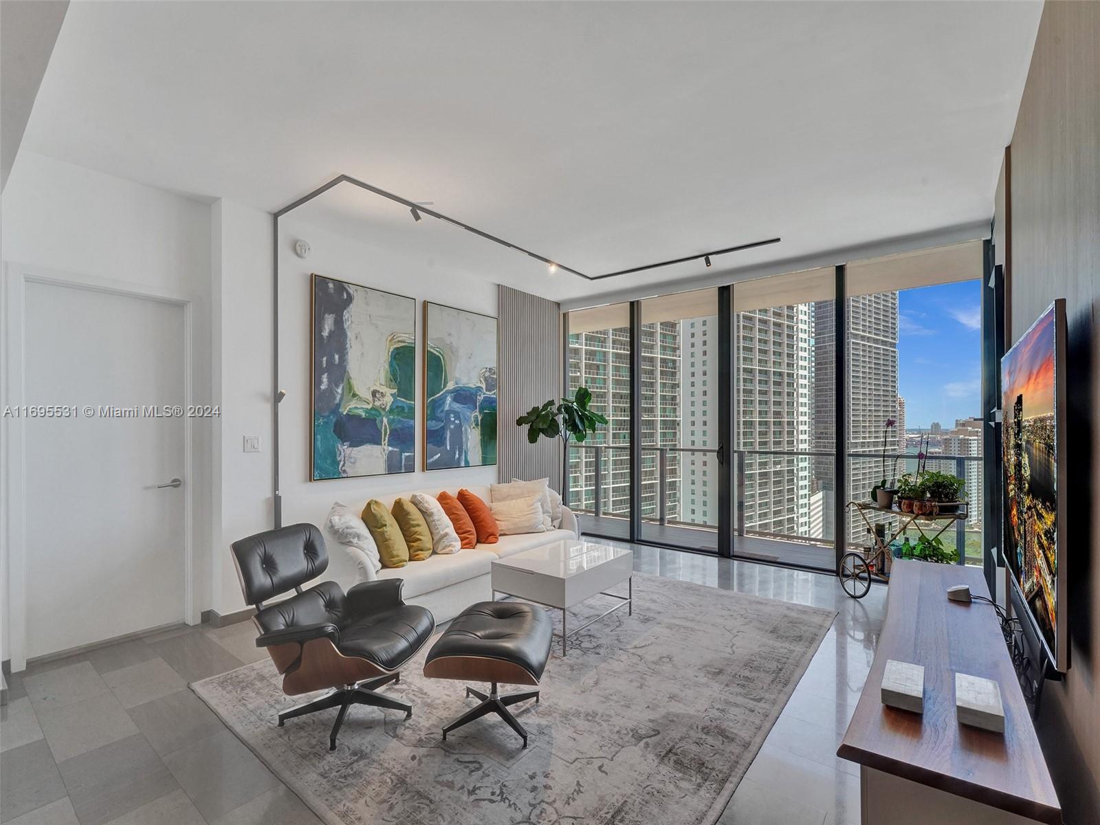 68 SE 6th St 2103