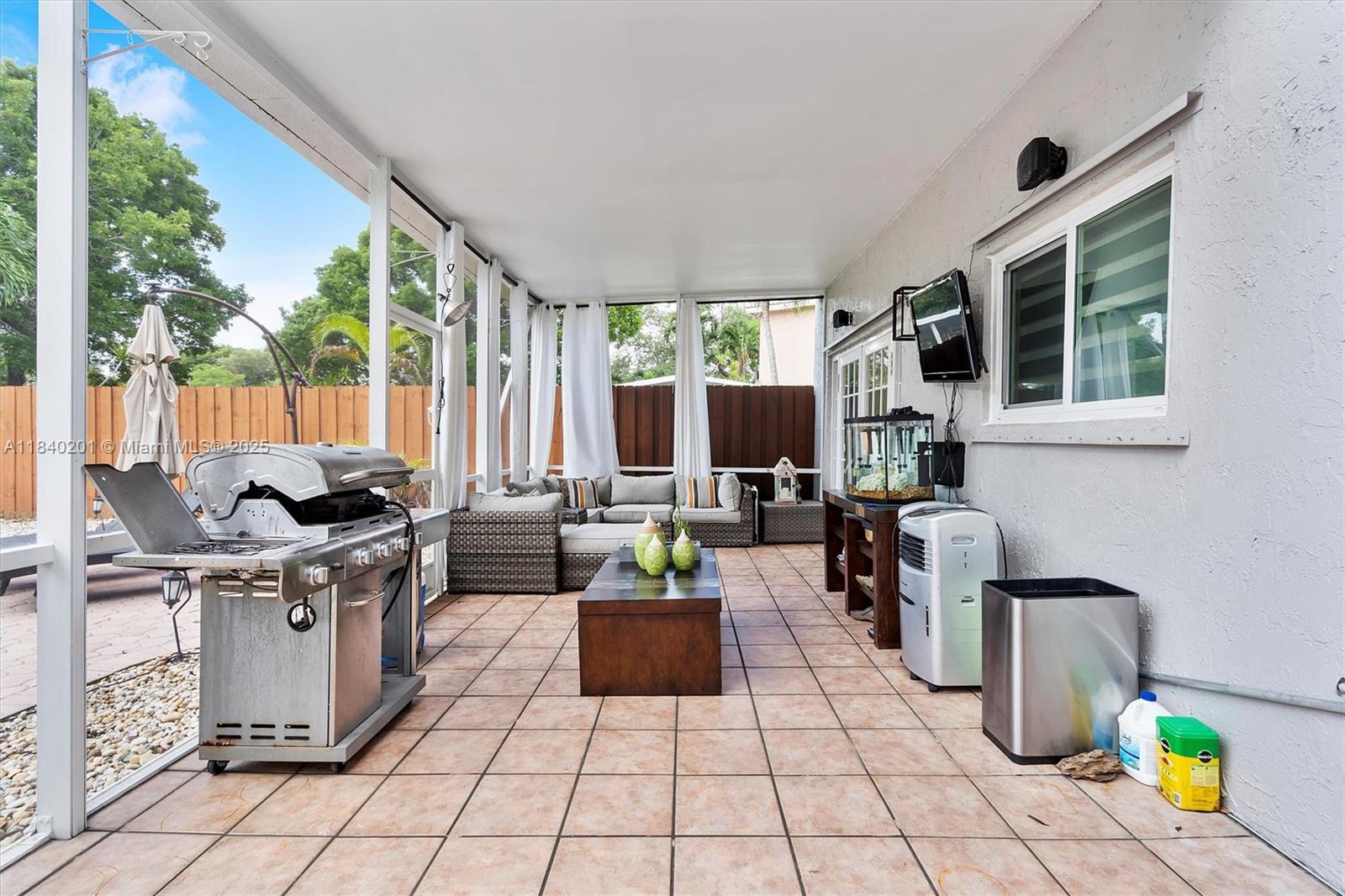 RESUBDIVISION OF TRACT - Residential