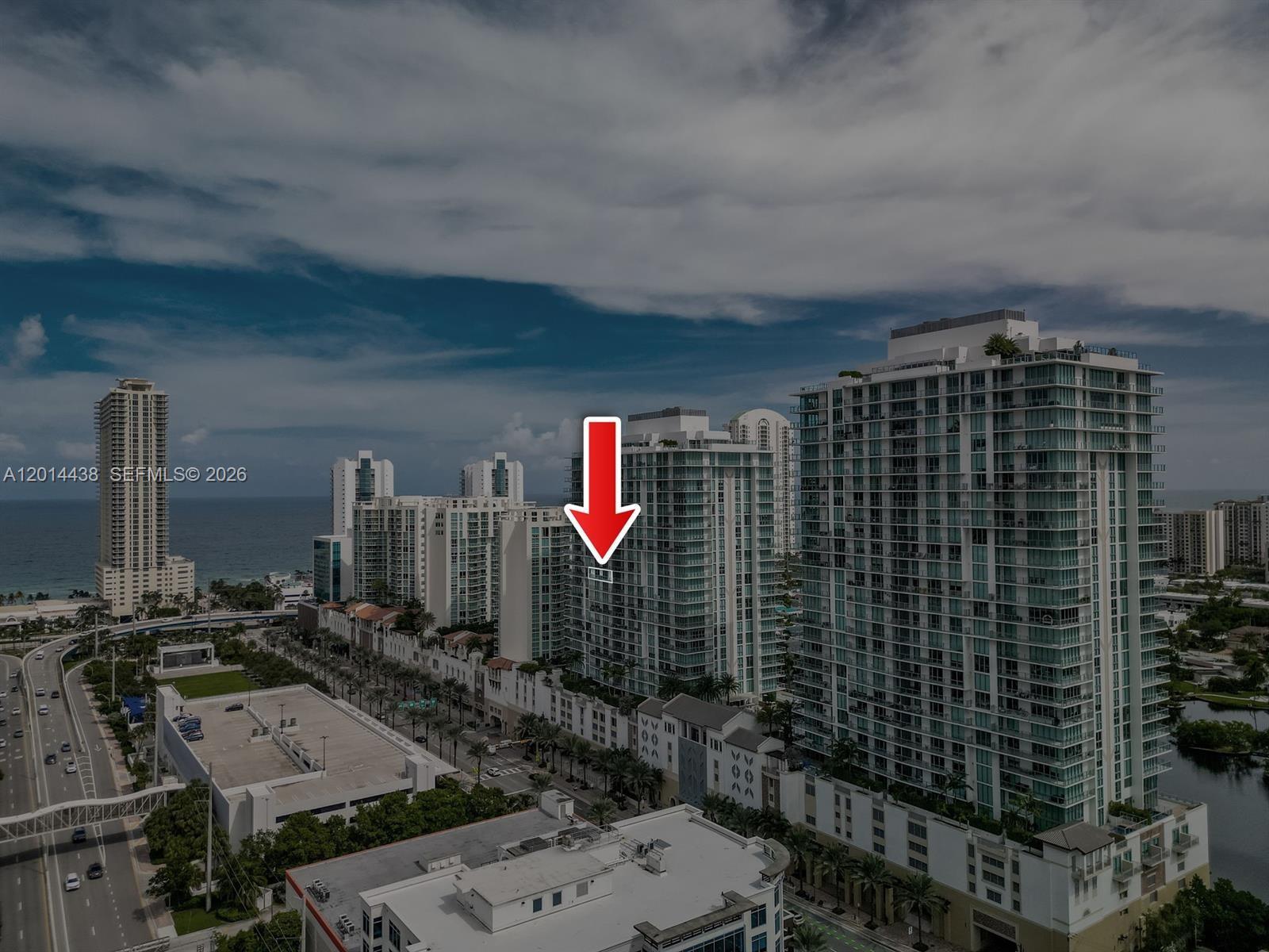 PARQUE TOWERS CONDO - Residential
