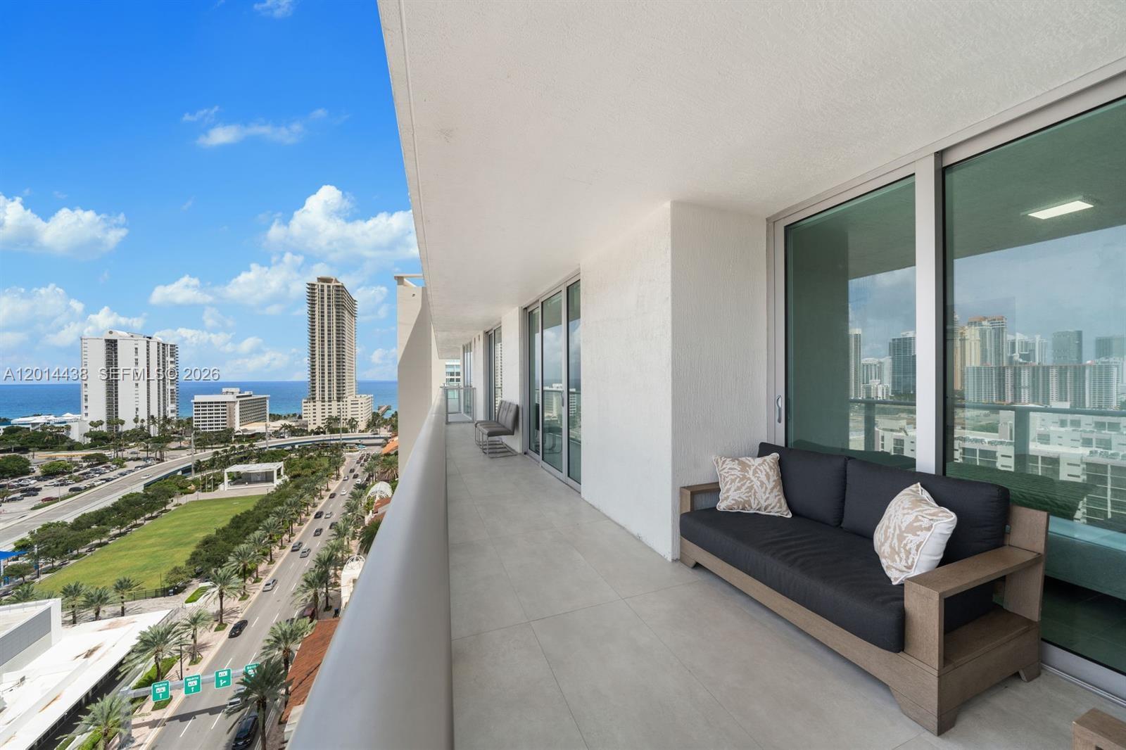 PARQUE TOWERS CONDO - Residential