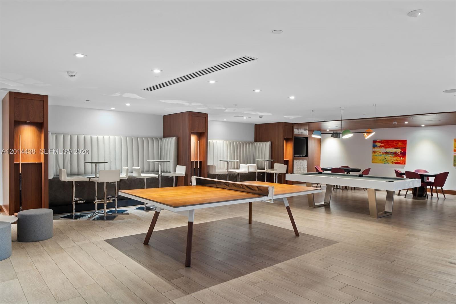 PARQUE TOWERS CONDO - Residential