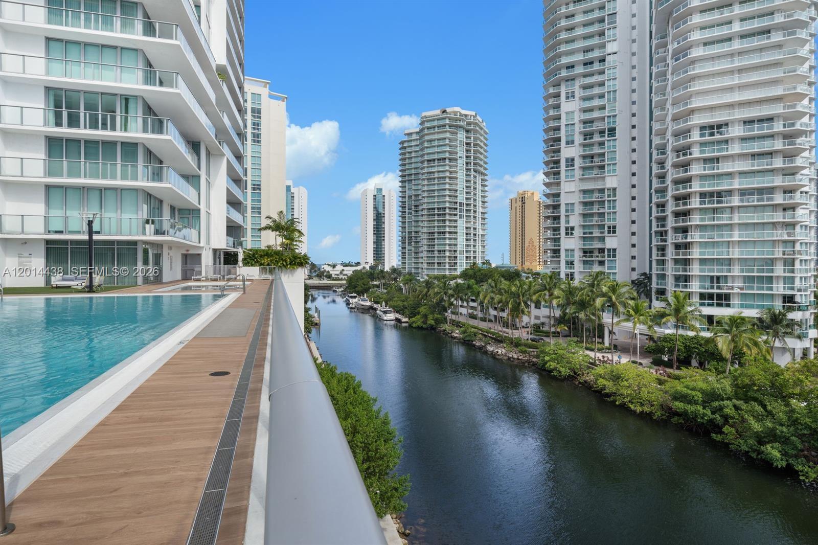 PARQUE TOWERS CONDO - Residential