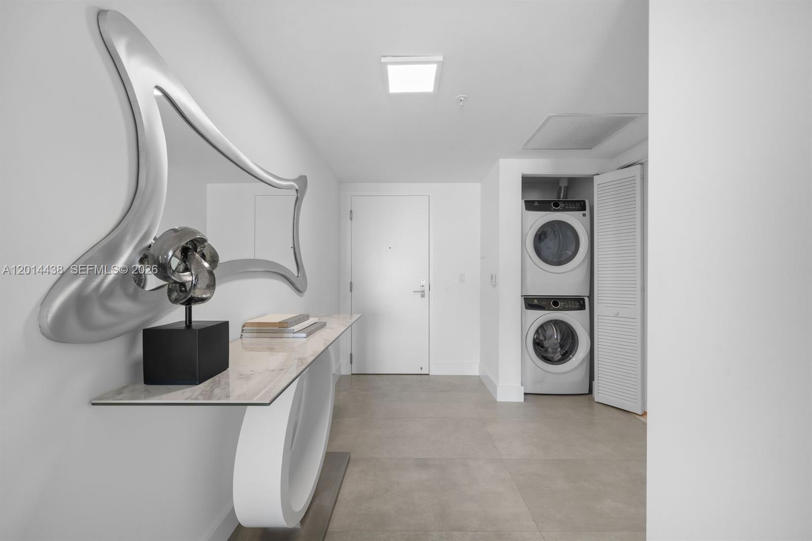 PARQUE TOWERS CONDO - Residential