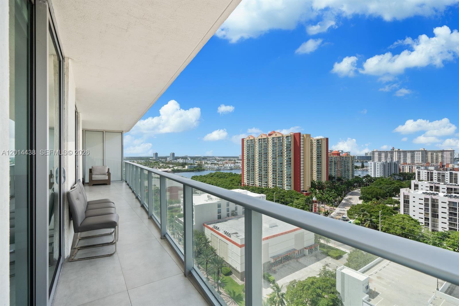 PARQUE TOWERS CONDO - Residential
