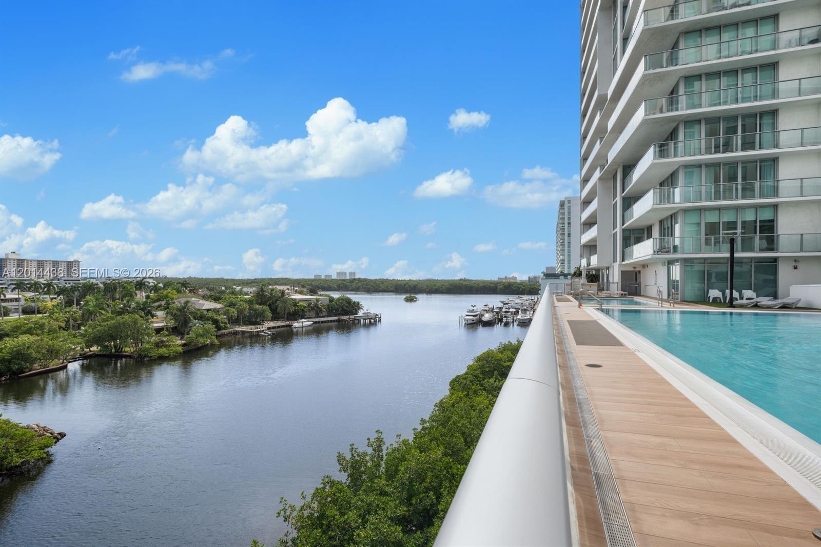 PARQUE TOWERS CONDO - Residential