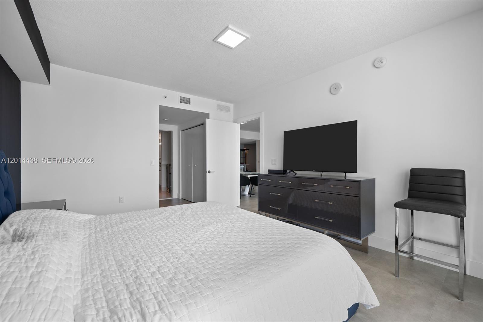 PARQUE TOWERS CONDO - Residential
