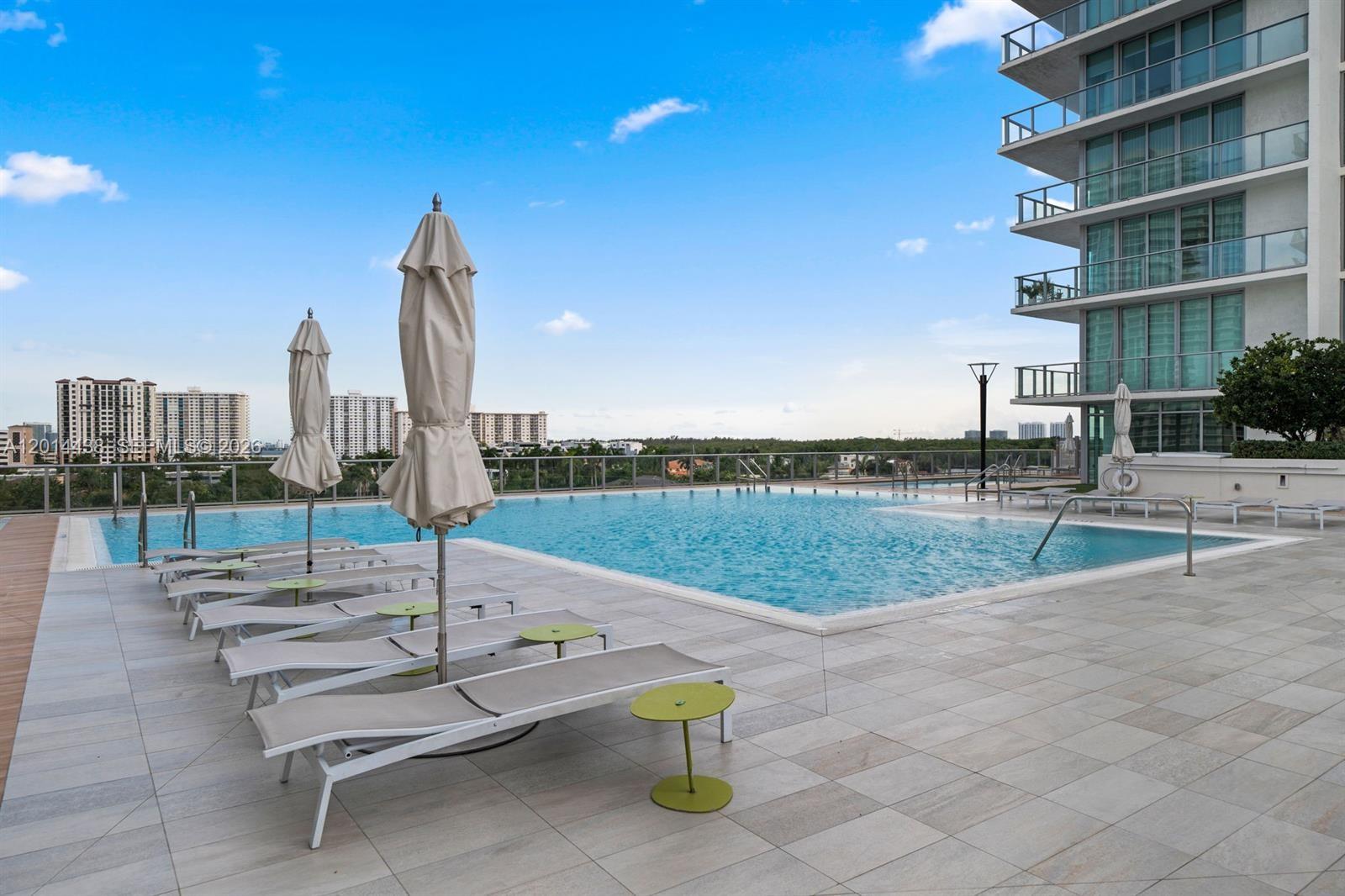 PARQUE TOWERS CONDO - Residential