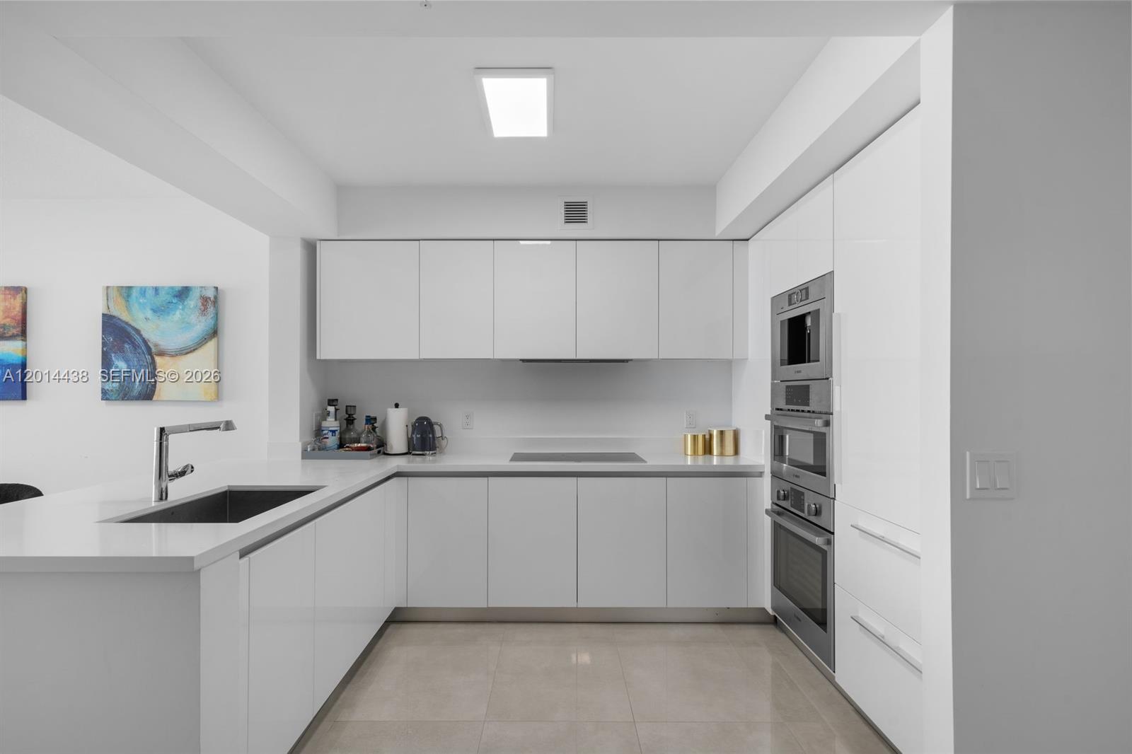 PARQUE TOWERS CONDO - Residential