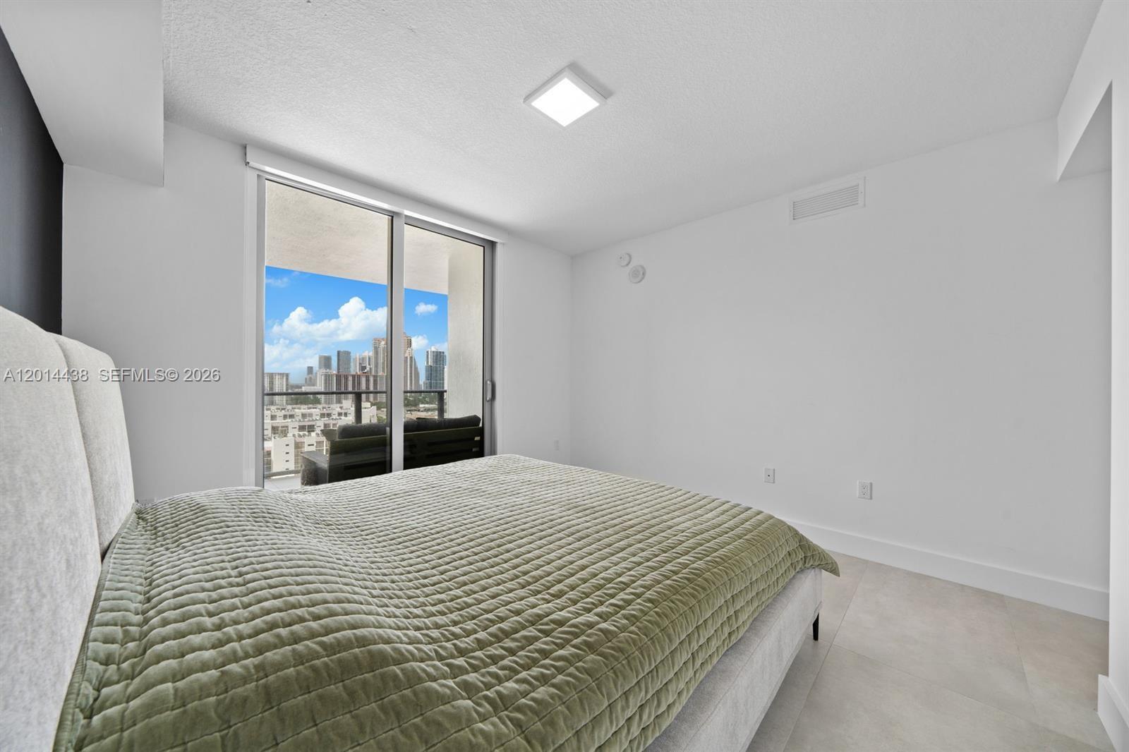 PARQUE TOWERS CONDO - Residential