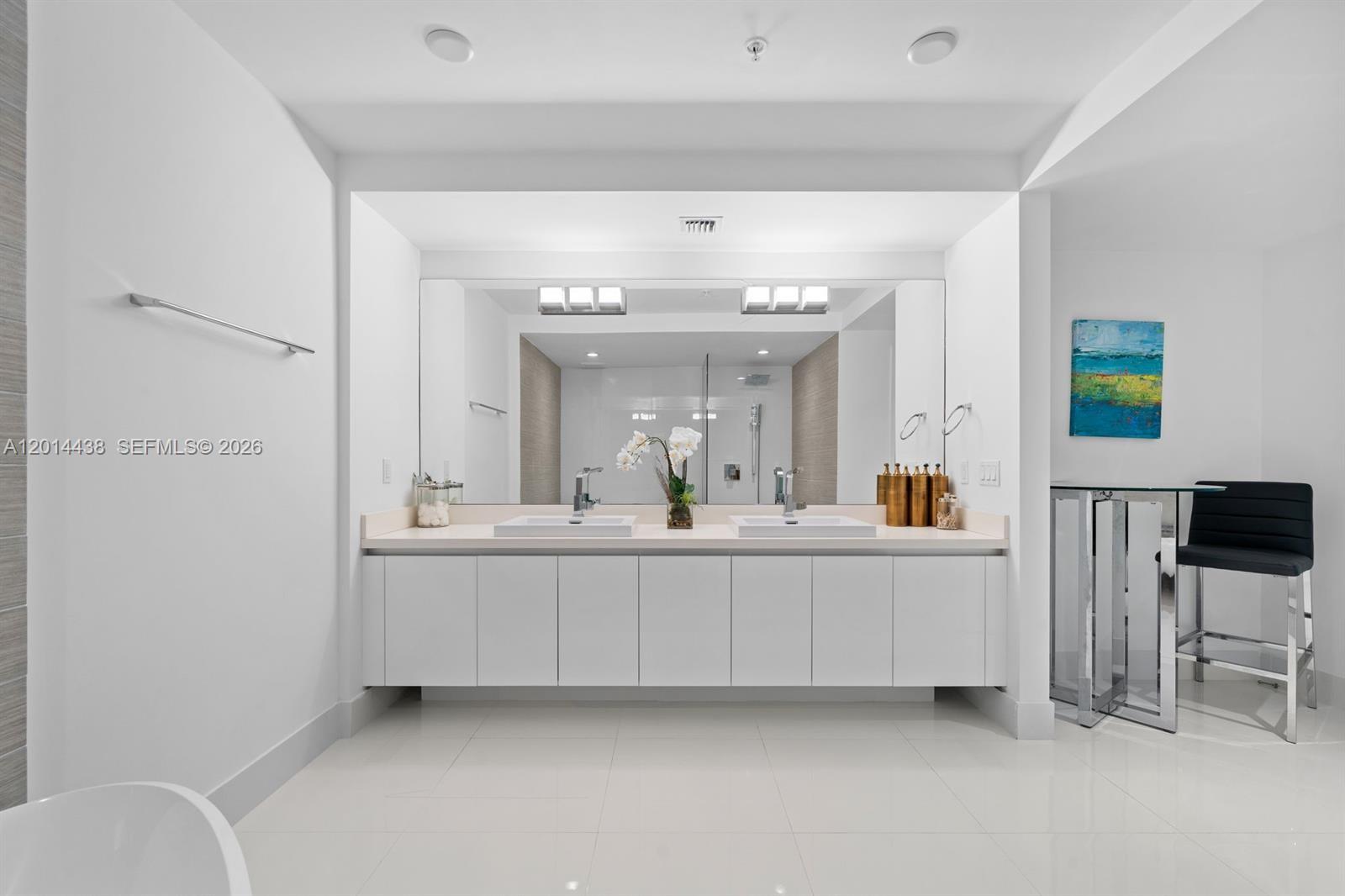 PARQUE TOWERS CONDO - Residential