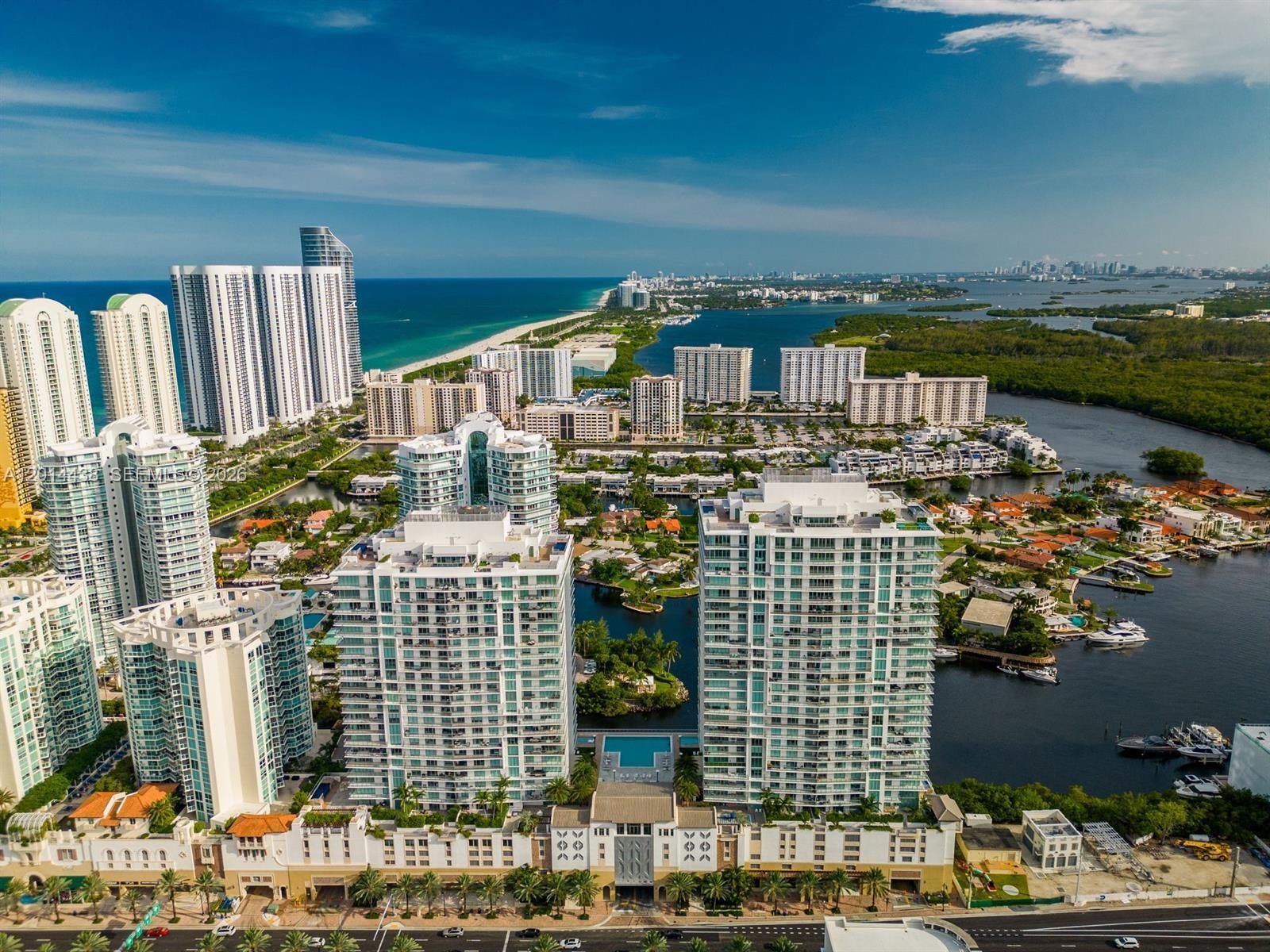PARQUE TOWERS CONDO - Residential