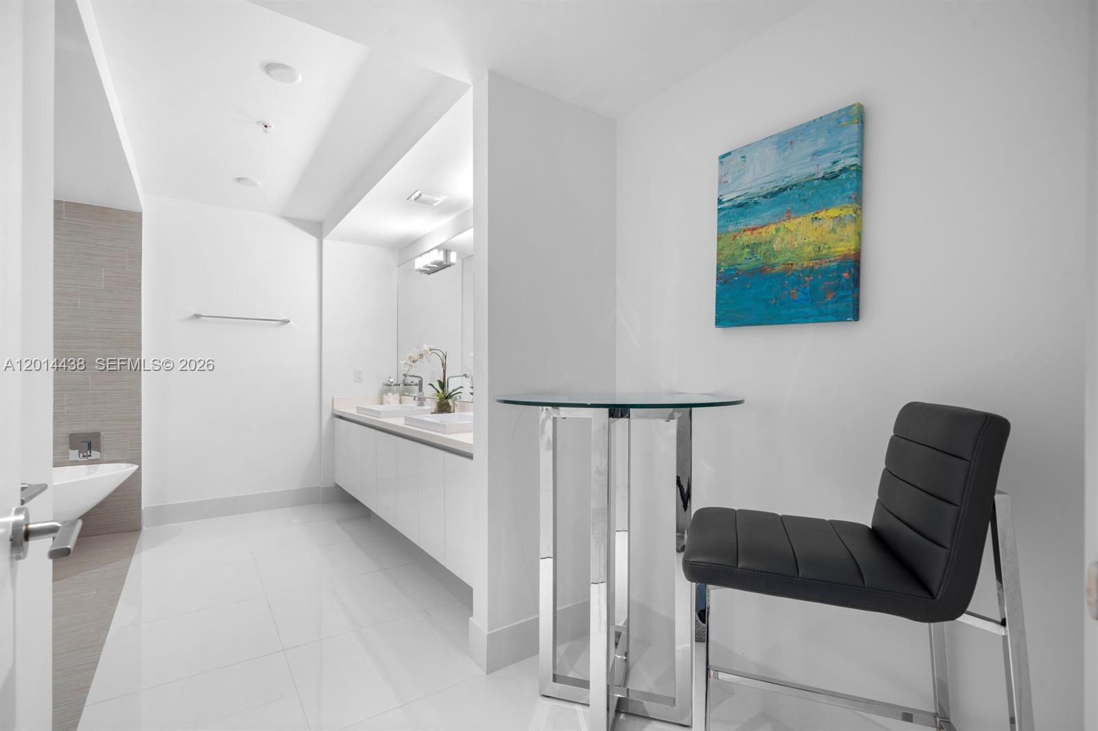 PARQUE TOWERS CONDO - Residential