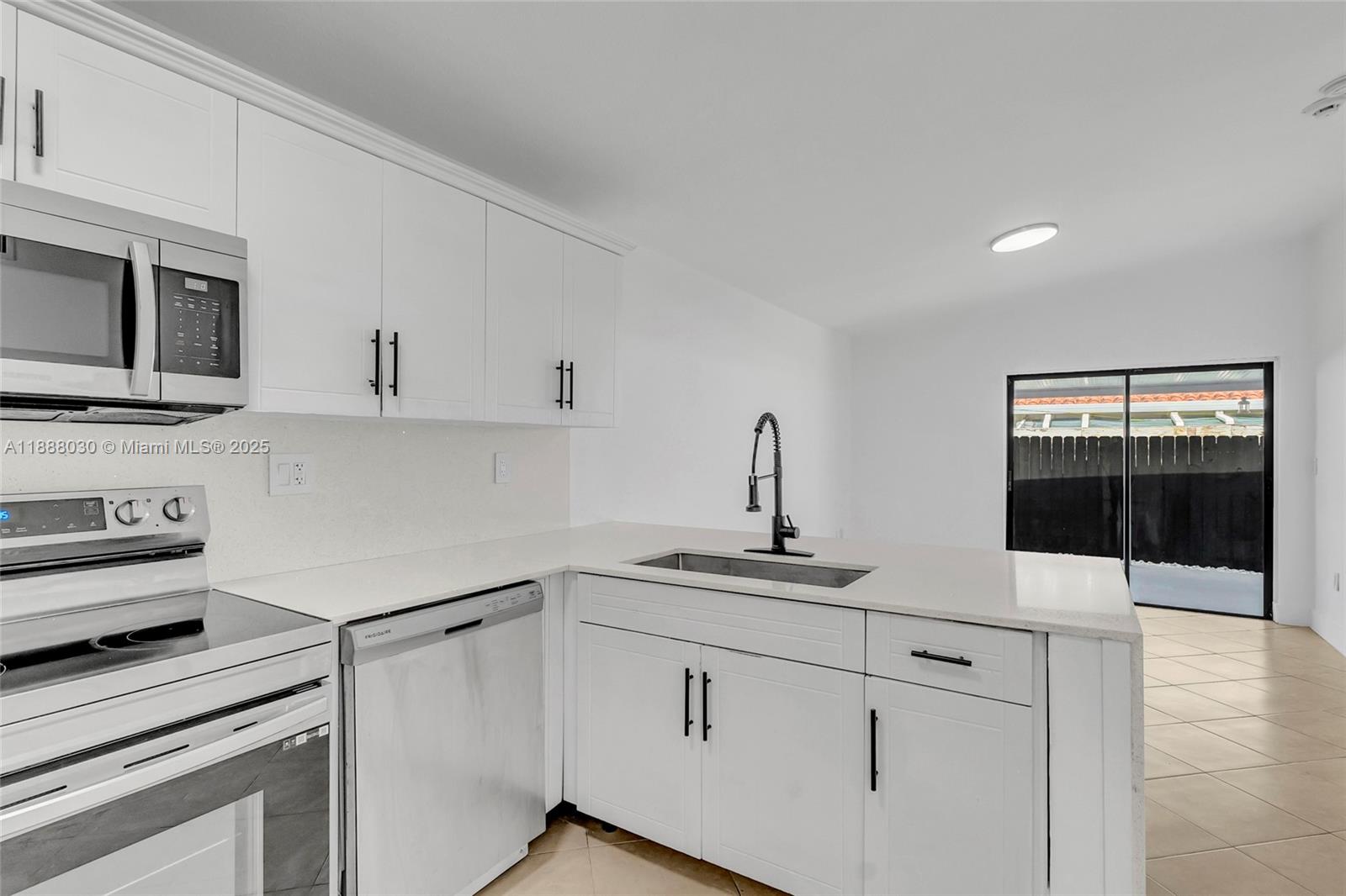 LONDON ESTATES 1ST ADDN - Residential Lease