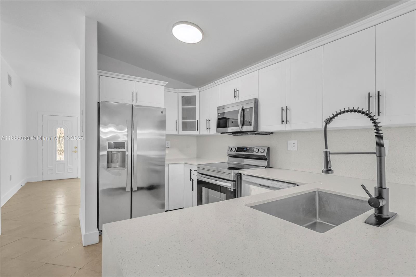 LONDON ESTATES 1ST ADDN - Residential Lease