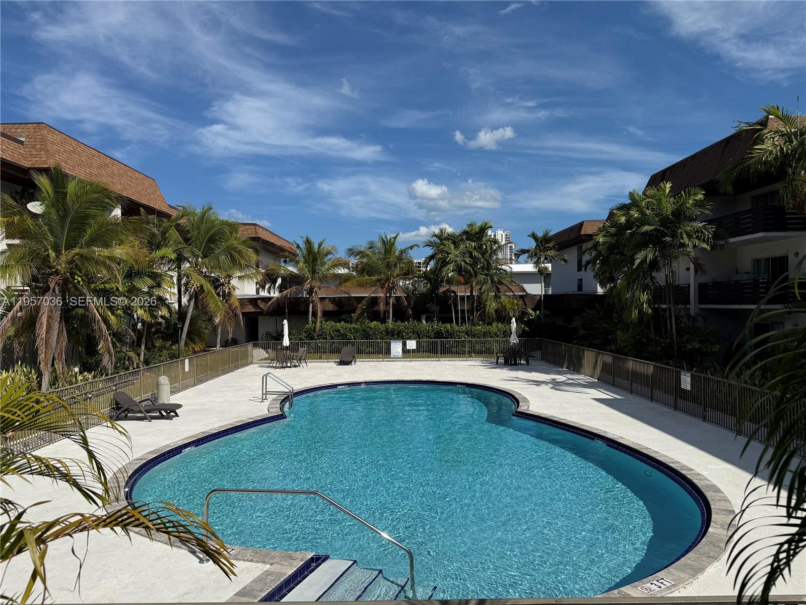 DADELAND CAPRI CONDO - Residential