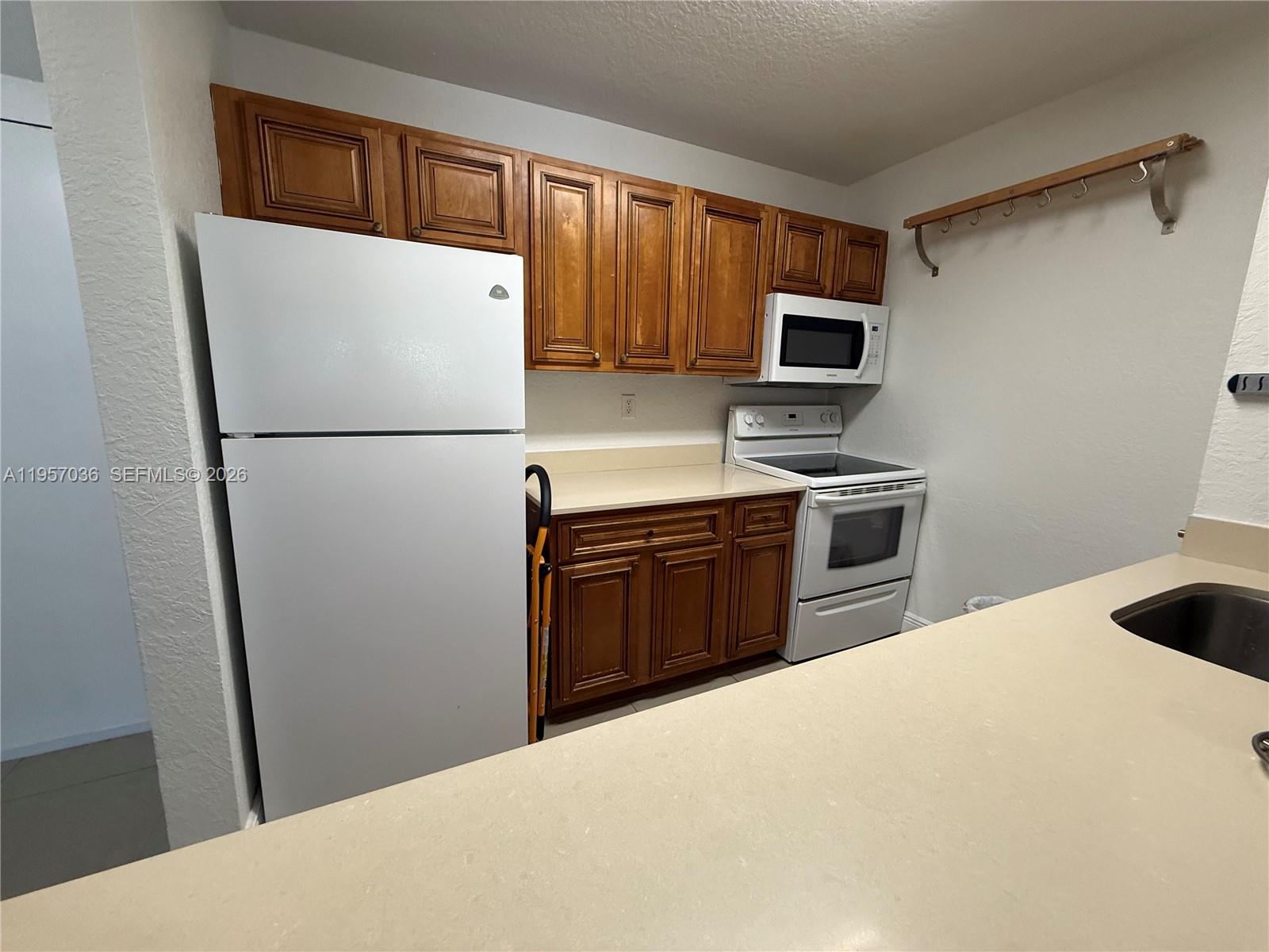 DADELAND CAPRI CONDO - Residential