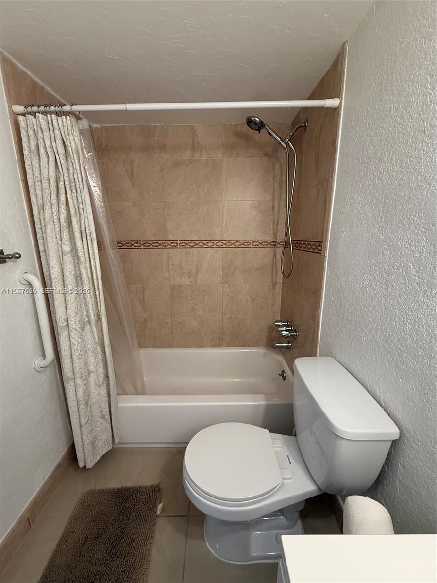 DADELAND CAPRI CONDO - Residential