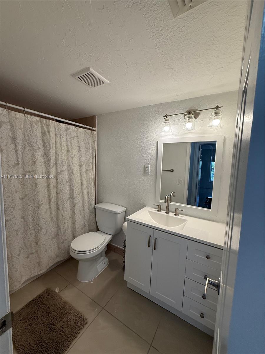 DADELAND CAPRI CONDO - Residential