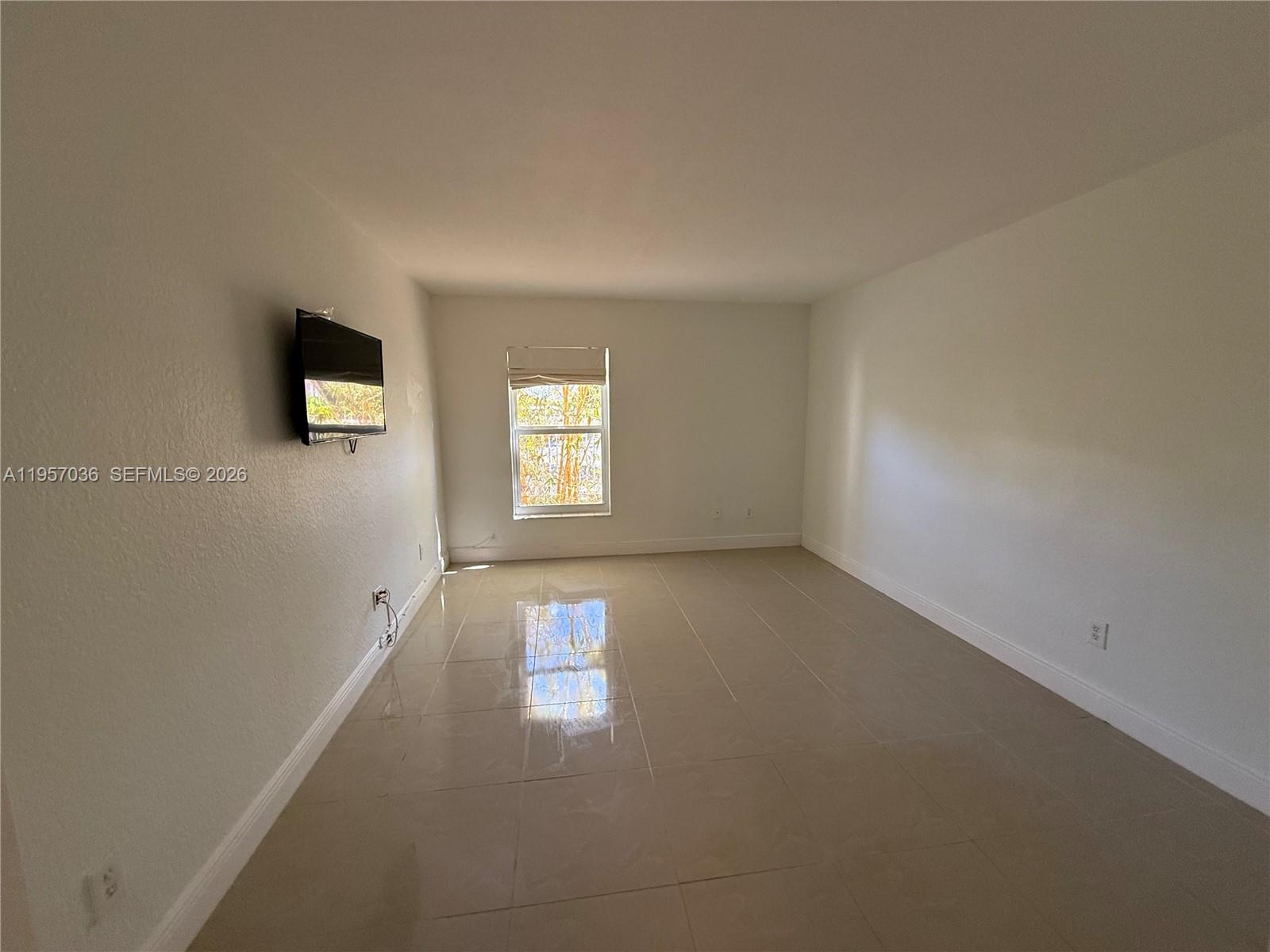 DADELAND CAPRI CONDO - Residential