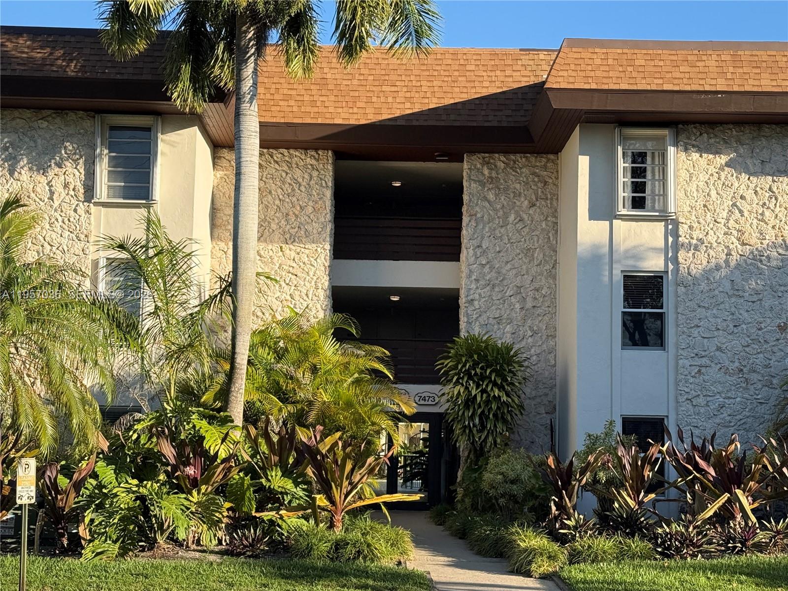 DADELAND CAPRI CONDO - Residential