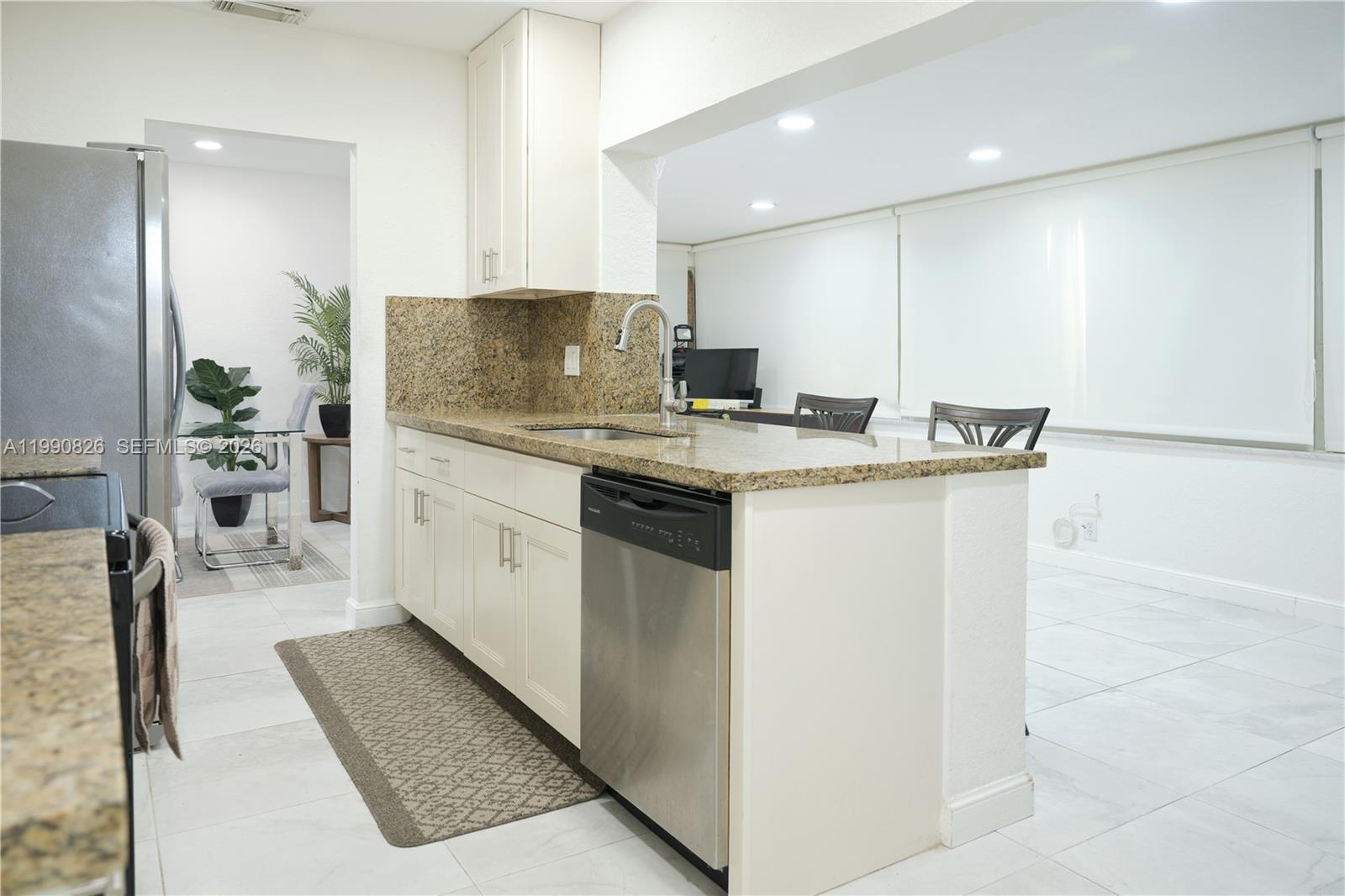 CRYSTAL LAKE VILLAS - Residential