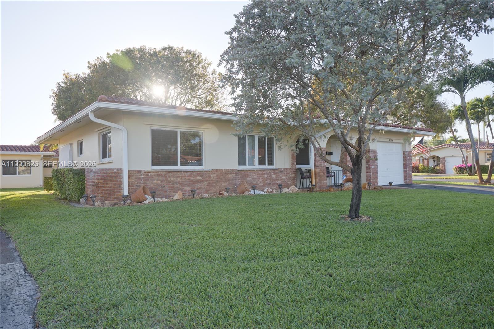 CRYSTAL LAKE VILLAS - Residential