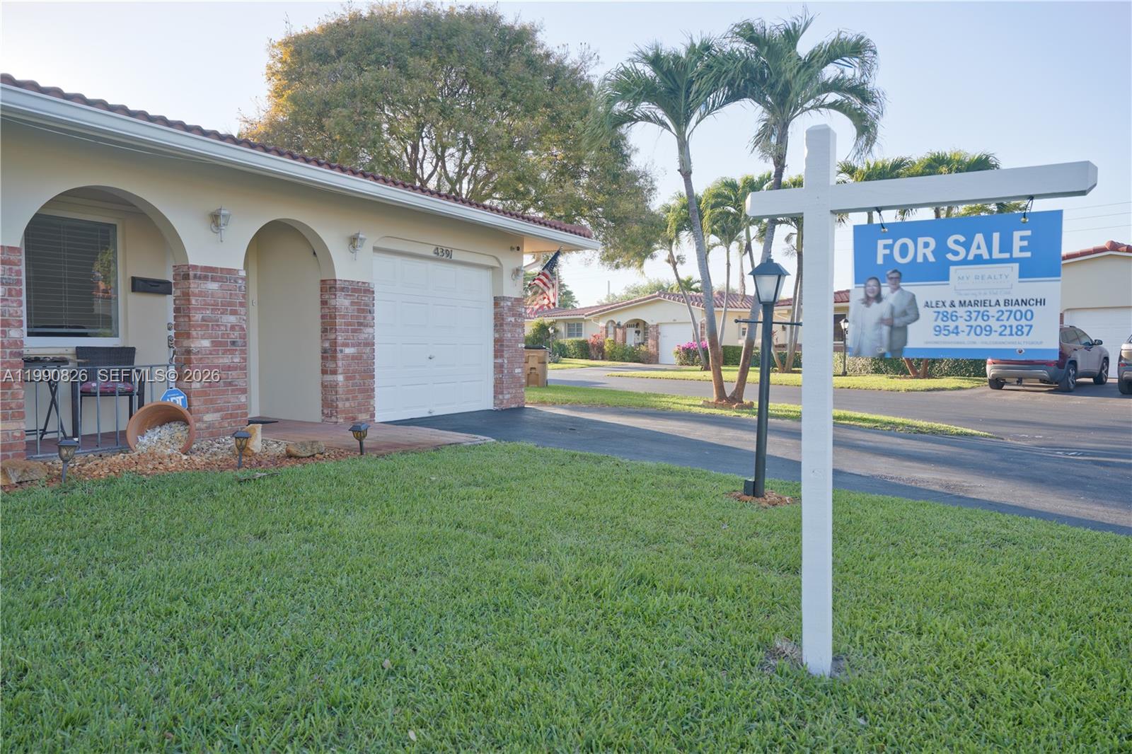 CRYSTAL LAKE VILLAS - Residential