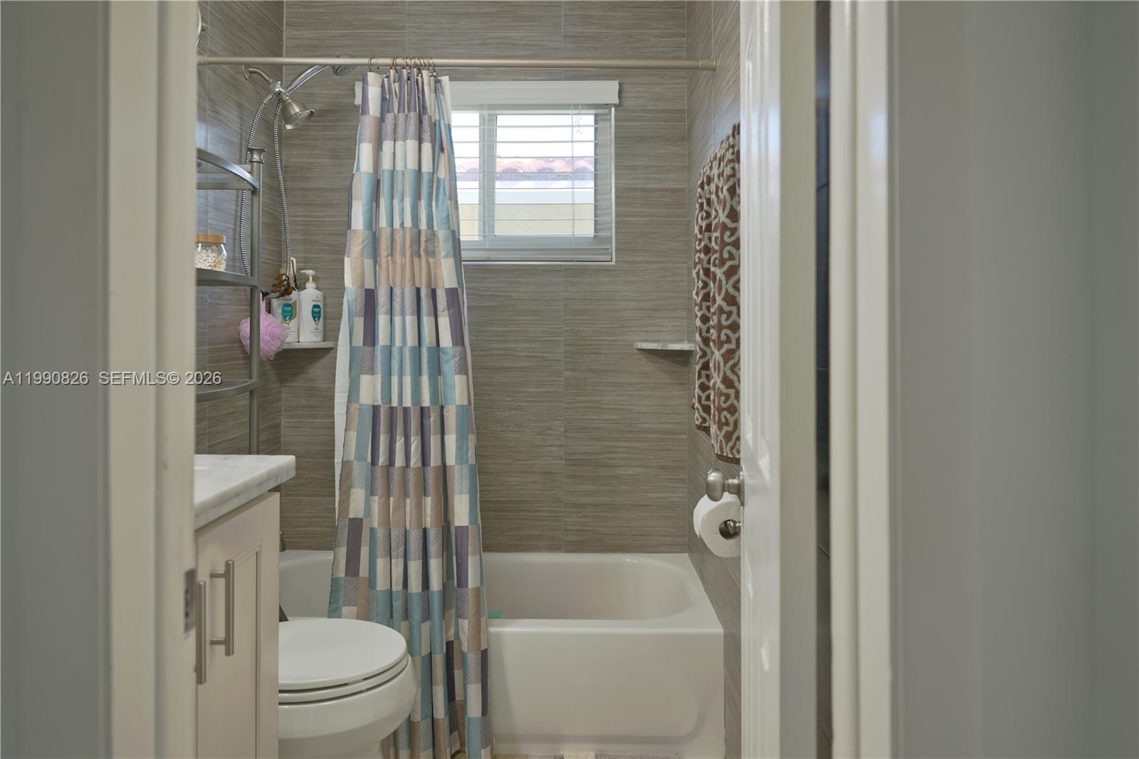 CRYSTAL LAKE VILLAS - Residential