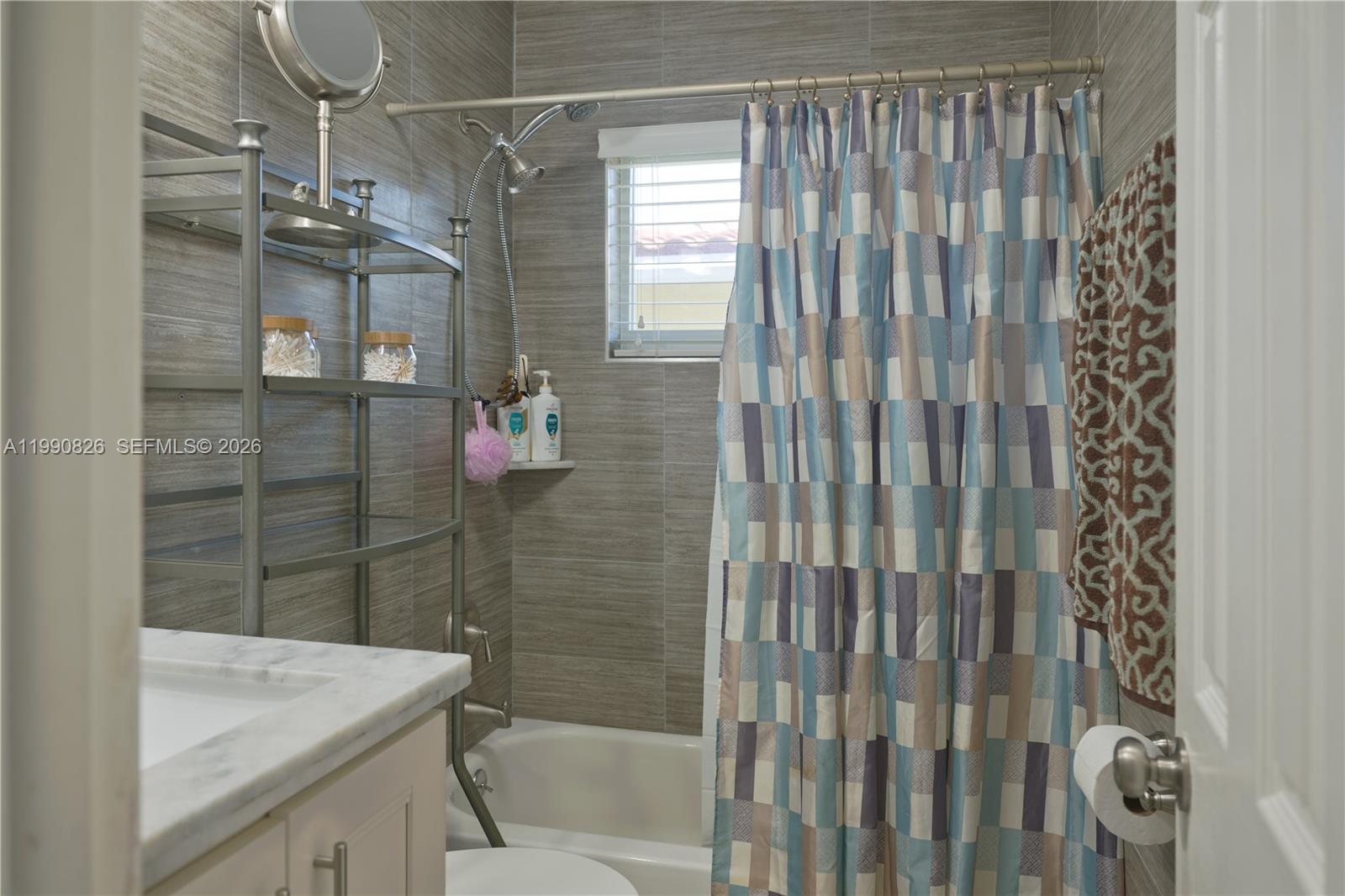 CRYSTAL LAKE VILLAS - Residential