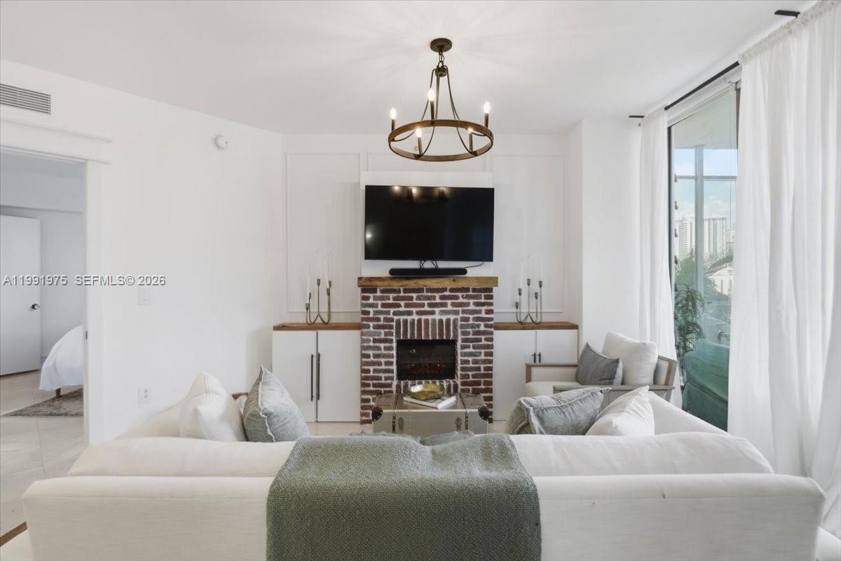 WIND CONDO - Residential