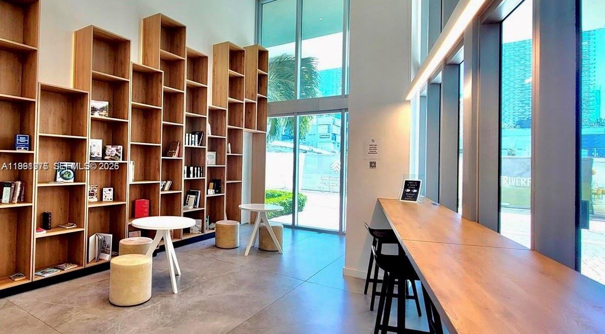 WIND CONDO - Residential