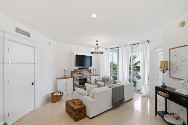 350 S MIAMI AVE APT 1205, MIAMI, FL 33130 - Image 4a824ac4559372cc96c1c8e76e377d93/404602028