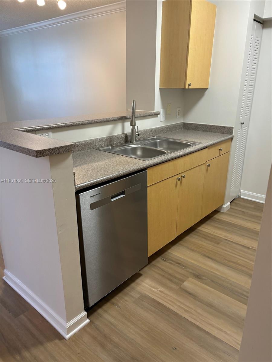 REGENT PARK CONDO - Residential